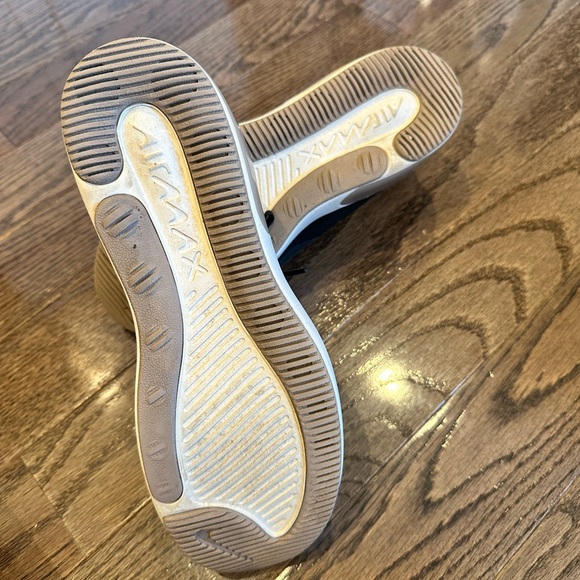 Nike AirMax Dia Women’s 9.5 - Picture 5 of 6